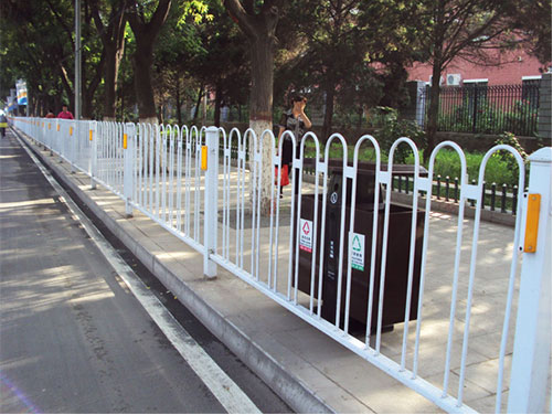 道路護(hù)欄圖片