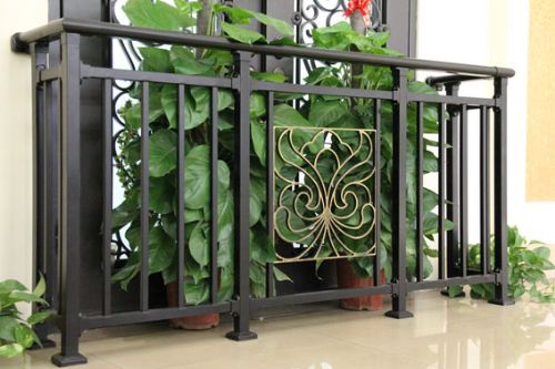鋅鋼陽臺(tái)護(hù)欄圖片