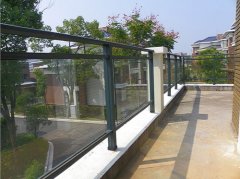 玻璃陽(yáng)臺(tái)護(hù)欄裝修效果圖